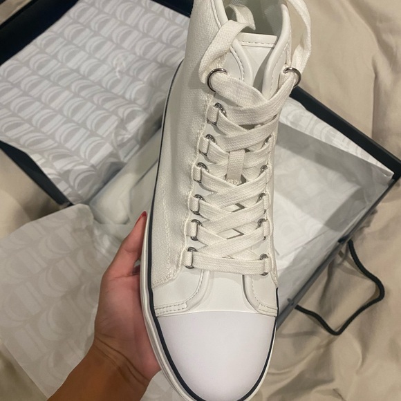 D’Amelio white shoes - Picture 6 of 6